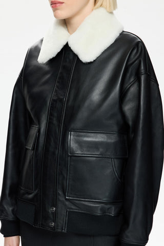 LEATHER JACKET 402