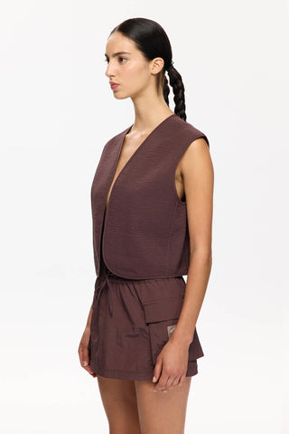 VEST 001