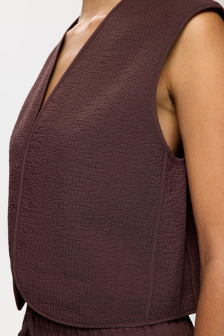 VEST 001