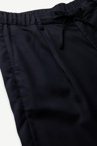 PANT 405