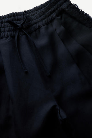 PANT 001