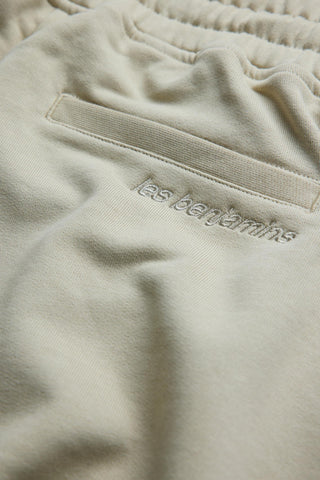 SHORT 305